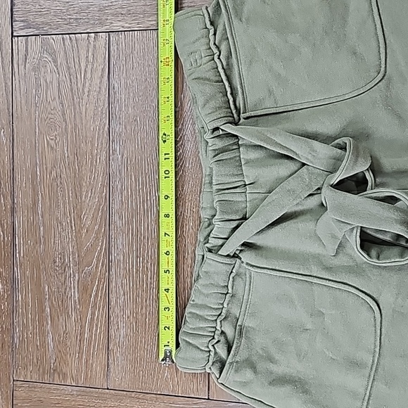 Forever 21+ Army Green Paperbag SweatShirt Shorts Size 2x - Picture 9 of 10